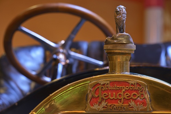 Bild: Peugeot Typ 125 (1910) - Die "Löwenmarke" mit einer ansprechenden Kühlerhaube.