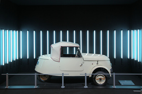 Peugeot VLV électrique (1941) - 350 kg schwer, 36 km/h schnell, Reichweite 75 bis 80 km - Rétromobile Paris 2020