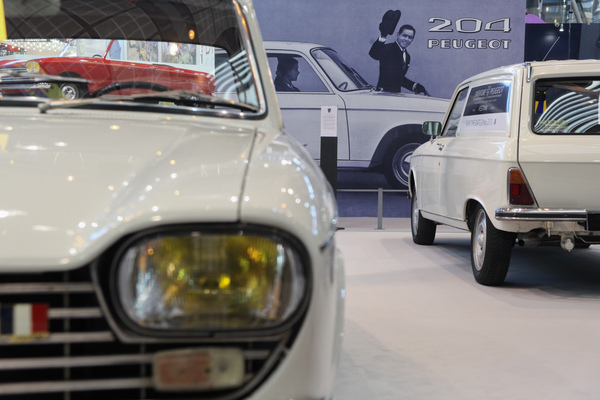 Peugeot feiert den Typ 204 - Rétromobile 2015
