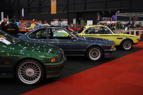 Bild Phalanx von Alpina-BMWs – Classic Car Show Maastricht 2023