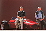 Phil Hill und Albert Obrist mit dem Ferrari Dino 246 F1 (© Archiv Albert Obrist, 1982) Phil Hill und Albert Obrist mit dem Ferrari Dino 246 F1 (© Archiv Albert Obrist, 1982)
