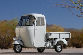 Piaggio 125cc Ape Ribaltabile (1956) - als Lot 103 an der Bonhams “The Scottsdale Auction” 2025