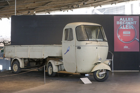 Piaggio Auflieger (1961) - Kleinst-Sattelschlepper aus Italien - Microcars-Sonderschau Pantheon 2022/2023