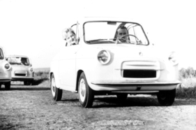Piaggio Vespa 400 (1957) - Eine Grossfamilie konnte man nicht unterbringen, aber für 2 Personen reichte er