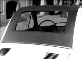 Piaggio Vespa 400 (1957) - Hinten gab es eine Kunsstoffscheibe