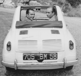 Piaggio Vespa 400 (1957) - Jean Behra und Juan Manuel Fangio auf der Probefahrt