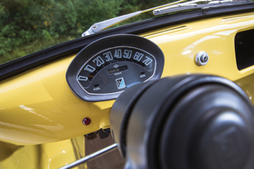 Piaggio Vespa 400 (1961) - Das Kombiinstrument der Luxe-Variante