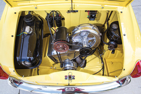 Piaggio Vespa 400 (1961) - Der Tank liegt neben dem Motor