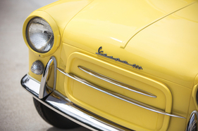 Piaggio Vespa 400 (1961) - Die Luxe-Variante bekam etwas Chromzierrat