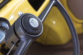 Piaggio Vespa 400 (1961) - Simples Zweispeichenlenkrad