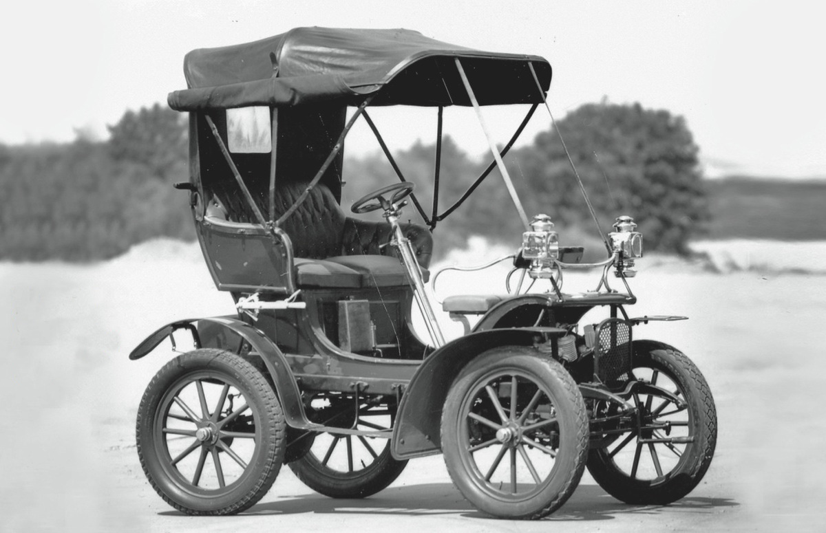 Piccolo Voiturette, 1905 (V2-Zylinder, luftgekühlt, 704 cm3, 5 PS).