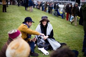 Picknick an der Rennstrecke - Goodwood Members Meeting 2016