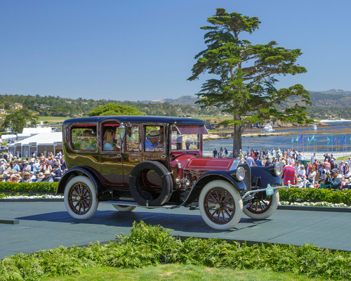 Pierce-Arrow 48 B-4 Vestibule Suburban (1916) - 1. Rang in der Klasse A-1 beim Pebble Beach Concours d'Elegance 2024