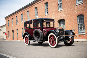 Pierce-Arrow Model 48-B-4 Vestibule Suburban (1916) - als Lot 132 an der RM/Sotheby's Monterey Versteigerung am 18. August 2022