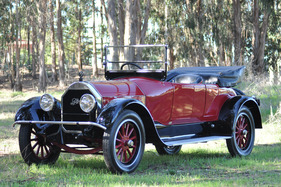 Pierce-Arrow Model 48 Dual-Valve Four-Passenger Roadster (1919) - verkauft an der RM Auction Arizona (19. und 20. Januar 2012) für USD 165'000