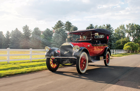 Pierce-Arrow Model 66-A-Touring (1915) - als Lot 153 an der RM/Sotheby's Hershey Versteigerung vom 6./7. Oktober 2016