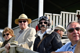 Piloten unter Zuschauern - Impressionen vom Goodwood Revival 2015