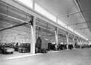 Pininfarina (1962) - die grosszügige Produktionshalle von Pininfarina - hier werden unter anderem Alfa Romeo Giulia Spider hergestellt