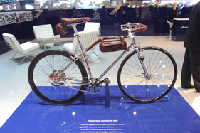 Pininfarina Fuoriserie Bike - sieht zwar alt aus, ist aber brandneu - auf dem Genfer Automobilsalon 2015