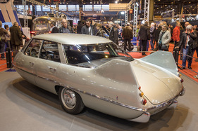Pininfarina PFX (1960) - Konzeptfahrzezug und Zukunftsvision - Rétromobile Paris 2016