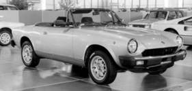 Pininfarina Spider Europa (1982) - am Genfer Automobilsalon von 1982 - nach Jahren der Absenz wieder auf dem europäischen Markt, jetzt unter der Marke Pininfarina
