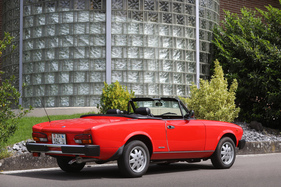 Pininfarina Spidereuropa (1985) – Obwohl das Heck im Laufe der Jahre etwas von seiner filigranen Leichtigkeit verlor, blieb der typische "Schwalbenschwanz" bis zum Schluss erhalten Pininfarina Spidereuropa (1985) – Obwohl das Heck im Laufe der Jahre etwas von seiner filigranen Leichtigkeit verlor, blieb der typische "Schwalbenschwanz" bis zum Schluss erhalten