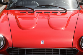 Pininfarina Spidereuropa (1985) – Seit Juli 1970 hat der Spider die zwei "Kraftbuckel" auf der Motorhaube Pininfarina Spidereuropa (1985) – Seit Juli 1970 hat der Spider die zwei "Kraftbuckel" auf der Motorhaube