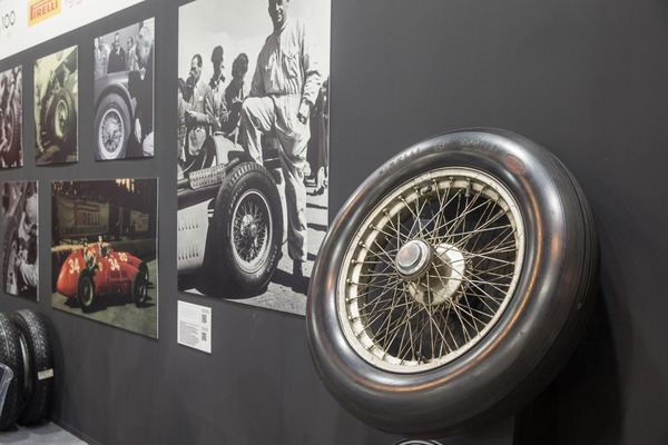 Pirelli-Reifen von damals - Auto e Moto d'Epoca 2022