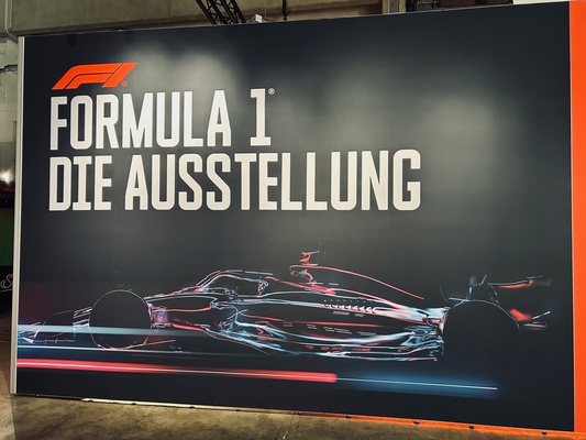 Plakat - Formel-1-Ausstellung in Wien 2024
