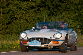 Platz 2 des 11. RAID Prolog Zürich sicherte sich dieser Jaguar E Type V12 (1973) von Christian und Bea Vollmer – 11. RAID Prolog Zürich