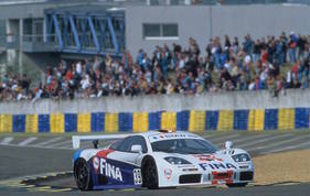 Platz 8 bei den 24 Stunden von Le Mans 1996: der #39 McLaren F1 GTR vom italienischen Team Bigazzi mit Danny Sullivan - Nelson Piquet - Johnny Cecotto