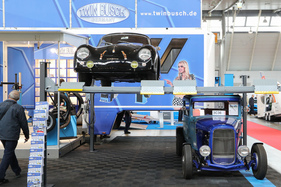 Platzsparende Unterbringung der Autosammlung mit Twin Busch - Retro Classics Stuttgart 2023
