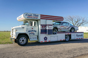 Bild Plymouth Barracuda "Leggin' it" Drag Car with 1965 Dodge C-500 Hauler 1966 () - als Lot 243 an der RM/Sotheby's Online Only Open Roads Versteigerung im März 2021