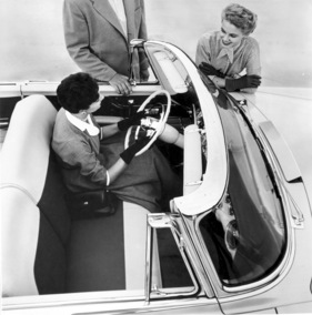 Plymouth Belvedere (1954) - das 55' Modell, mit Panoramafrontscheibe, insgesamt 16% mehr Glas und gewachsen in allen Dimensionen