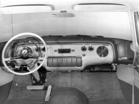Plymouth Belvedere (1955) - Lenkrad und Armaturenbrett