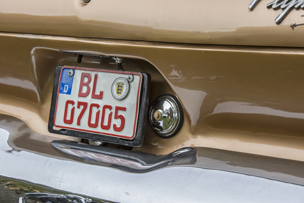 Plymouth Fury 4-Door Hardtop (1960) – Nur der verchromte Tankdeckel erinnert noch an den früheren LPG-Betrieb