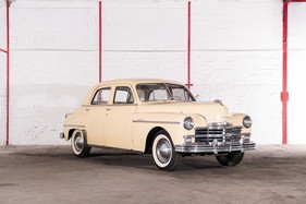 Plymouth Special Deluxe Berline (1949) - als Lot 72 angeboten an der Artcurial "On the Road" Versteigerung am 9. Oktober 2016