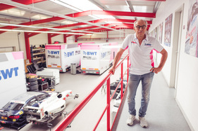 Podcast "Alte Schule" Folge 18 mit Peter Mücke - Peter Mücke in seiner Werkstatt Podcast "Alte Schule" Folge 18 mit Peter Mücke - Peter Mücke in seiner Werkstatt