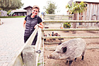 Bild: Podcast "Alte Schule" Folge 20 mit Sabine Schmitz - Das Leben abseits der Rennstrecke ist den Wildschweinen gewidmet