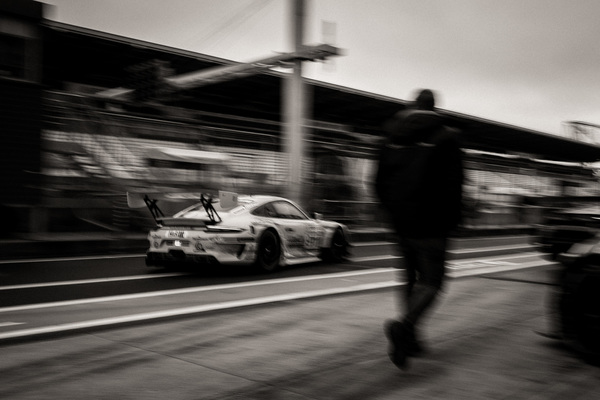 Bild: Podcast "Alte Schule" Folge 22 mit Olaf Manthey - Porsche 911 von Manthey Racing auf dem Weg zurück in's Rennen