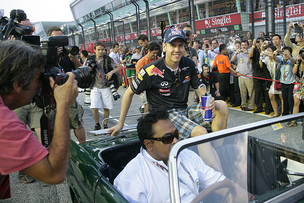 Pole-Mann Sebastian Vettel bildet das Schlusslicht ...