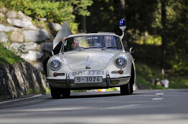 Polizei 911er als Kontrollfahrzeug während den Taxirennfahrten