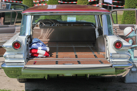 Pontiac Bonneville Safari (1960) - riesige Öffnung - Classic-Gala Schwetzingen 2021