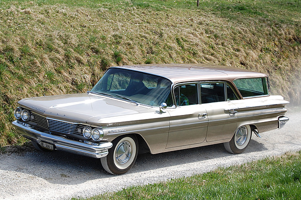 Pontiac Catalina Safari Station Wagon (1960) - angeboten an der DolderClassics-Auktion der Oldtimer Galerie Toffen vom 10. Juni 2012
