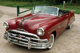 Pontiac Chieftain Deluxe Eight Convertible Coupe (1953) - als Lot 135 an der Bonhams Amelia Island Versteigerung am 8. März 2018
