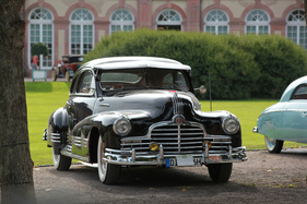 Pontiac Eight Streamliner (1946) - mit Achtzylinder-Reihenmotor mit 4100 cm3 und 103 PS bei 3800 U/min - Classic-Gala Schwetzingen 2020