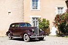 Image: Pontiac Eight Touring Saloon Model 28 (1938) - Lot 034 at the Artcurial Musée Automobile du Château de Vernon auction 2025