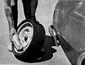 Pontiac Firebird (1968) - Faltrad zum Platz sparen, aufgepumpt wird 1968 mit Druckluftflasche