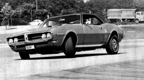 Pontiac Firebird (1968) - einen zarten Gasfuss vorausgesetzt, benimmt sich der Firebird ganz manierlich