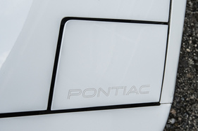 Pontiac Firebird (1994) - Auch auf den Klappscheinwerfern fehlt der Name nicht